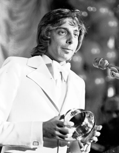 Young Barry Manilow in early career